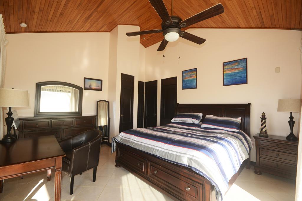 The Lighthouse Ocotal Villa Coco Bilik gambar
